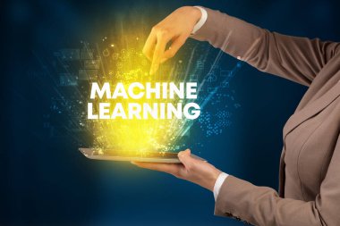 Yazılı dokunmatik ekranın yakın plan görüntüsü