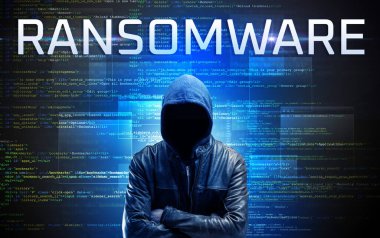 Kod arkaplanındaki yüzsüz hacker