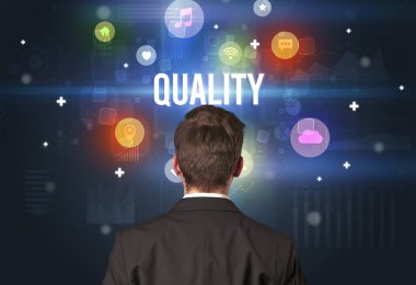 Bir iş adamının arkadan görünüşü