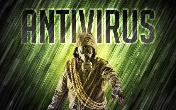 Geheimnisvoller Mann mit ANTIVIRUS-Aufschrift, Online-Sicherheitskonzept — Stockbild Geheimnisvoller Mann mit Sicherheitskonzept — Stockfoto