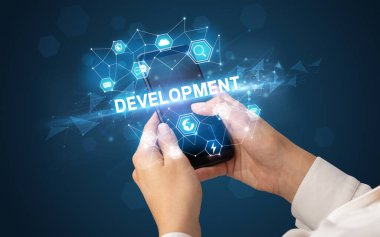 Teknoloji kavramına sahip akıllı telefon kullanımı