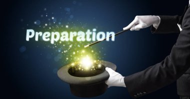 İllüzyonist sihir numarası yapıyor.