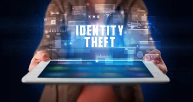 Tablet tutan kişi, güvenlik kavramı