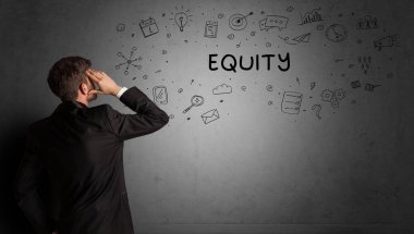 İş adamı yaratıcı bir fikir çiziyor.