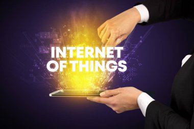 Yazılı dokunmatik ekranın yakın plan görüntüsü