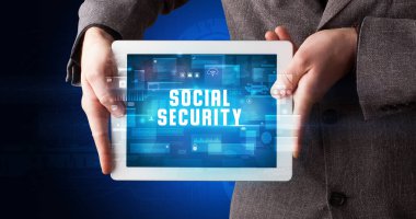 Tablet tutan kişi, güvenlik kavramı