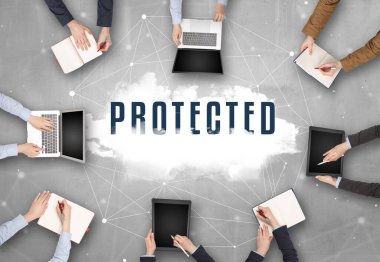 Bir grup insan toplantı yapıyor.