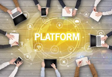 Bir grup insan toplantı yapıyor.