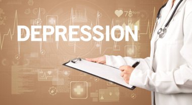 Genç doktor notlar yazıyor.