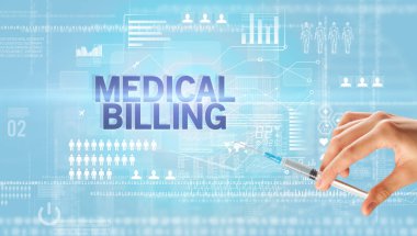 Doktorların elinde şırınga olan beyaz bir eldivenle yakın plan görüntüsü.