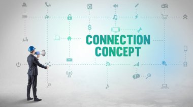 Yeni bir sosyal medya üzerinde çalışan mühendis