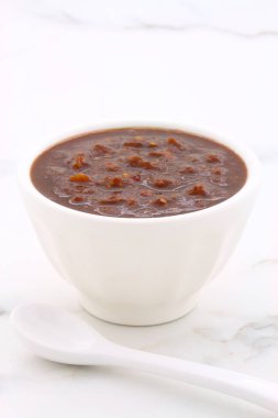 Esnaf Meksika isot sos tüm Meksika, Teksas-Meksika Tarifleri ve iki taraf için mükemmel bir lezzetli dumanlı lezzet ile vintage carrara mermer tabloda.