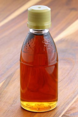 vermont ve Kanada Dünya ünlü gözleme, gözleme ve ayrıca pişmiş mal bir sürü gibi herhangi bir gıda üzerinde büyük yapılan lezzetli akçaağaç şurubu. 
