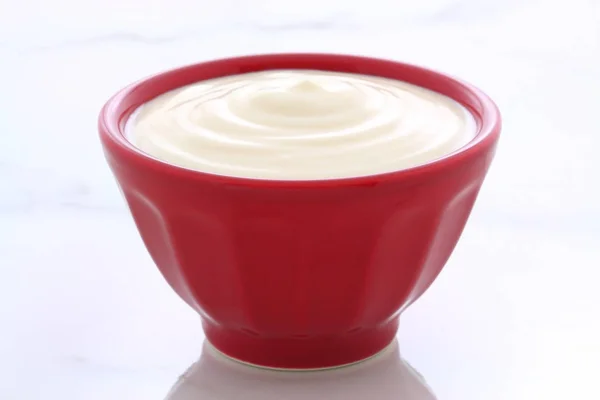 Delizioso Nutriente Sano Yogurt Fresco Liscio Sulla Ciotola Francese Vintage — Foto Stock