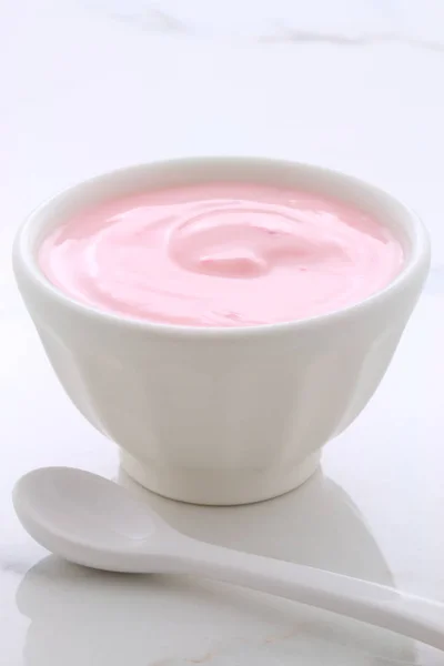 Heerlijke Franse Vla Stijl Yoghurt Met Alle Vruchten Gemengd Binnen — Stockfoto