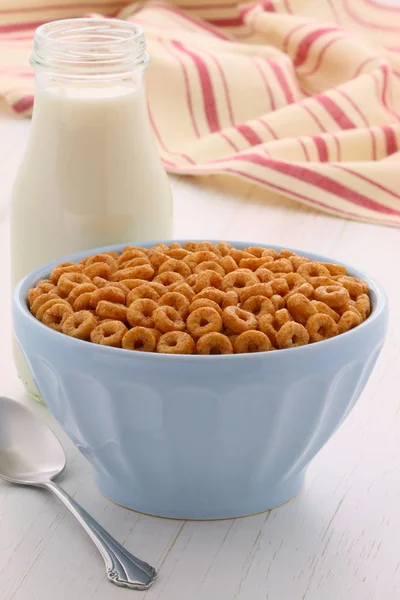 Delicious Nutritious Lightly Toasted Breakfast Honey Nuts Cereal Loops Vintage — Stock Photo, Image