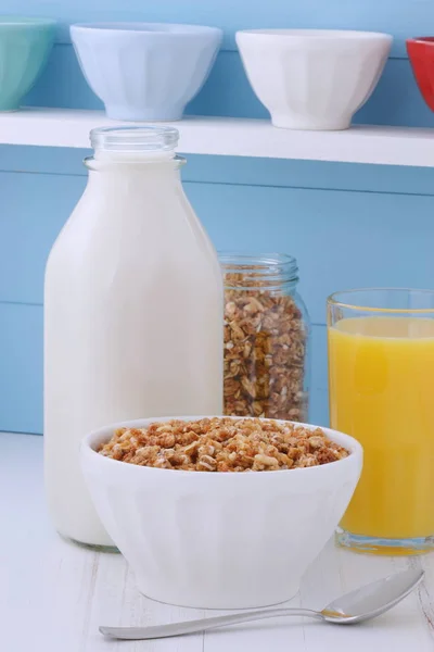 Вкусный Питательный Завтрак Мюсли Мюсли Молоком Винтажном Стиле — стоковое фото