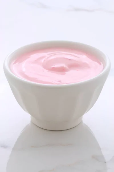 Vynikající Francouzský Krém Stylu Jogurt Všechny Ovocné Směsi Uvnitř Během — Stock fotografie