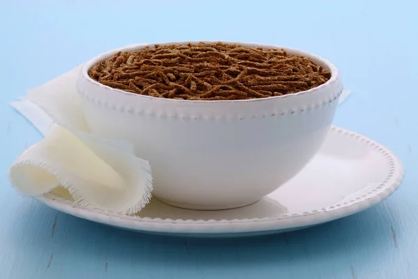 Frisches Und Köstliches Weizenkleie Müsli Auf Französischem Frühstückstisch — Stockfoto