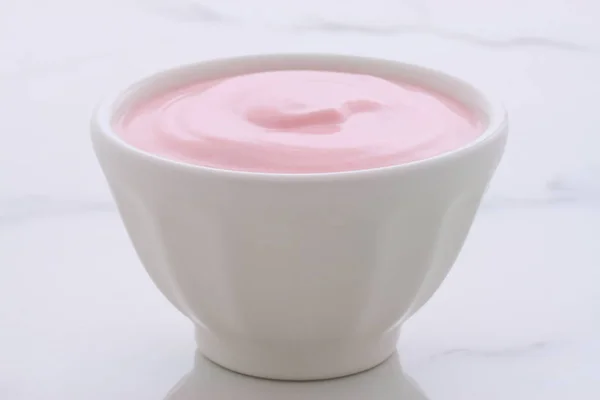 Yogur Fresa Griego Batido Lentamente Artesanal Con Mucha Fruta Proteína —  Fotos de Stock