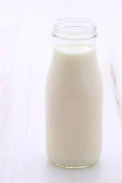 Νοστιμότατο Φρέσκο Γάλα Μία Από Τις Πρωτογενείς Πηγές Της Διατροφής — Φωτογραφία Αρχείου