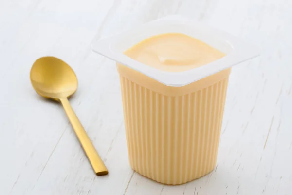 Delicioso Iogurte Estilo Creme Francês Comercial Com Toda Fruta Misturada — Fotografia de Stock