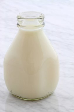 Lezzetli taze süt, bir beslenme birincil kaynaklar.