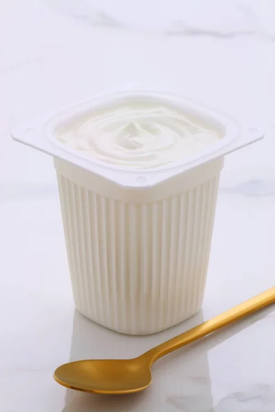 Ízletes Tápláló Egészséges Friss Sima Görög Joghurtot Vintage Olasz Carrarai — Stock Fotó