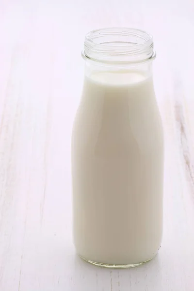 Heerlijke Verse Melk Een Van Belangrijkste Bronnen Van Voeding — Stockfoto