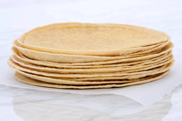 Tortillas Maïs Mexicaines Sur Marbre Carrara Vintage Rétro Parfaites Pour — Photo