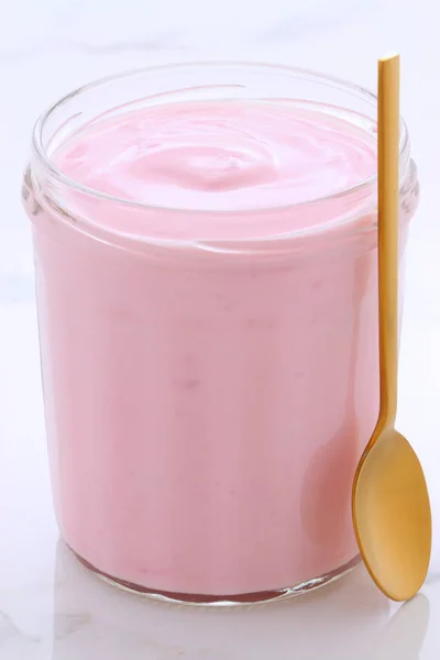 Delizioso Yogurt Alla Crema Vintage Con Tutta Frutta Mescolata All — Foto Stock