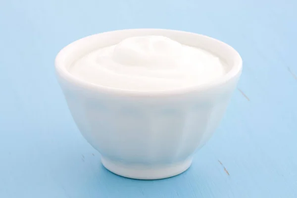 Delizioso Nutriente Sano Yogurt Greco Fresco Tavola Legno Antico — Foto Stock