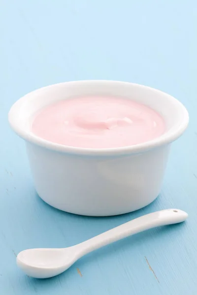 Läckra Kommersiella Franska Vaniljsås Stil Yoghurt Med All Frukt Blandas — Stockfoto