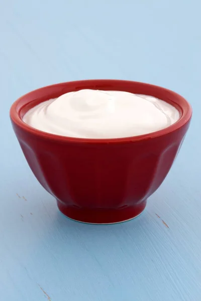 Chutné Výživné Zdravé Čerstvé Řecký Jogurt Starožitný Dřevěný Stůl — Stock fotografie
