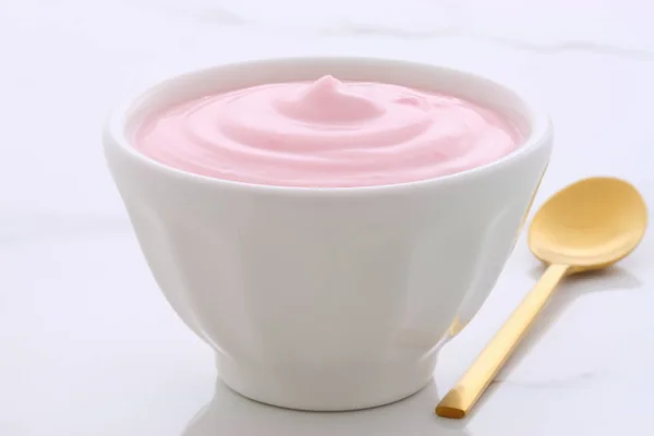 Delizioso Yogurt Greco Alla Fragola Lenta Cottura Con Molta Frutta — Foto Stock