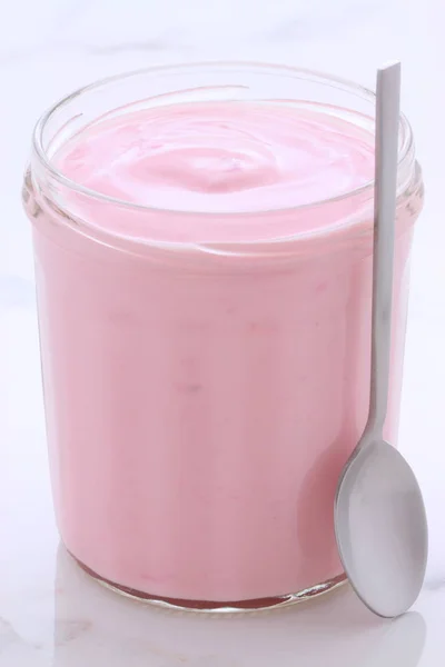Вкусный Винтажный Йогурт Стиле Заварного Крема Всеми Фруктами Смешанными Внутри — стоковое фото