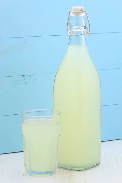 Heerlijk Voedzaam Biologische Limonade Vintage Fles Glas — Stockfoto