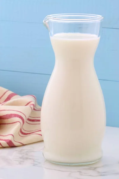Heerlijke Verse Melk Een Van Belangrijkste Bronnen Van Voeding Vintage — Stockfoto
