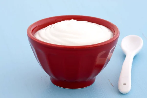 Läckra Näringsrika Och Hälsosamma Färska Vanlig Grekisk Yoghurt Antika Trä — Stockfoto