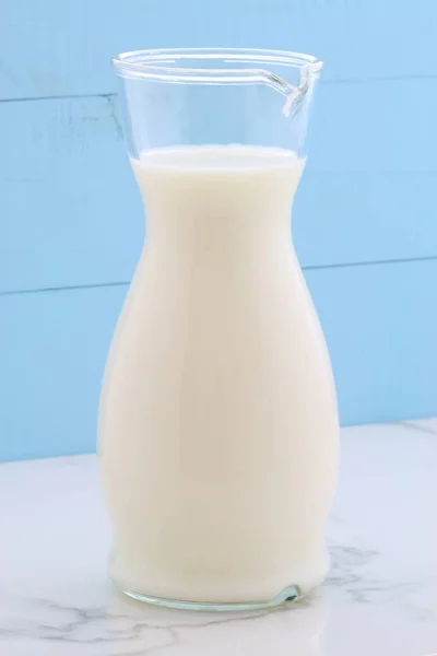 Deliciosa Leche Fresca Una Las Principales Fuentes Nutrición Mármol Carrara — Foto de Stock