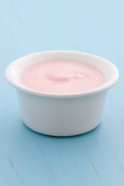 Läckra Kommersiella Franska Vaniljsås Stil Yoghurt Med All Frukt Blandas — Stockfoto