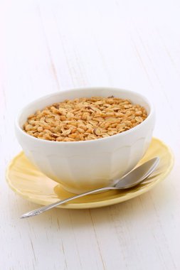 lezzetli ve besleyici kahvaltı müsli veya granola tahıl hafif kızarmış.