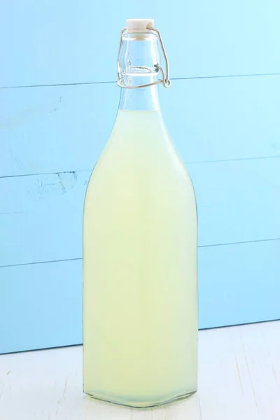 Délicieuse Nutritive Limonade Bio Sur Bouteille Vintage Verre — Photo