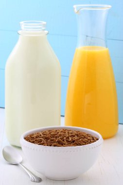 sağlıklı ve leziz buğday kepek gevreği Kahvaltı.