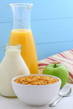 sağlıklı ve lezzetli mısır gevreği, taze mısır tohumları ile yapılan. 