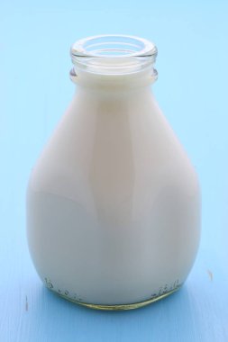 Lezzetli taze süt, bir beslenme birincil kaynaklar.