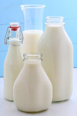Lezzetli taze süt, bir beslenme birincil kaynaklar.