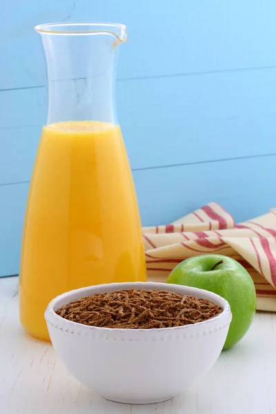 Healthy Delicious Bran Cereal Breakfast — Stock Photo, Image