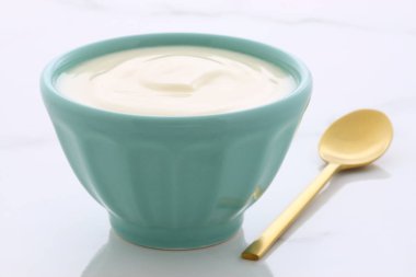 lezzetli, besleyici ve sağlıklı taze yoğurt vintage İtalyan carrara mermer ayarı hakkında.