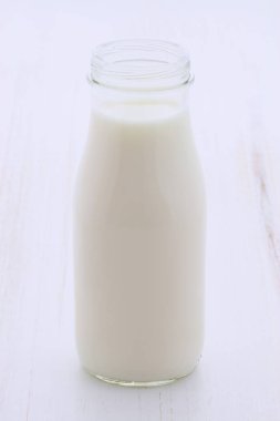 Lezzetli taze süt, bir beslenme birincil kaynaklar.